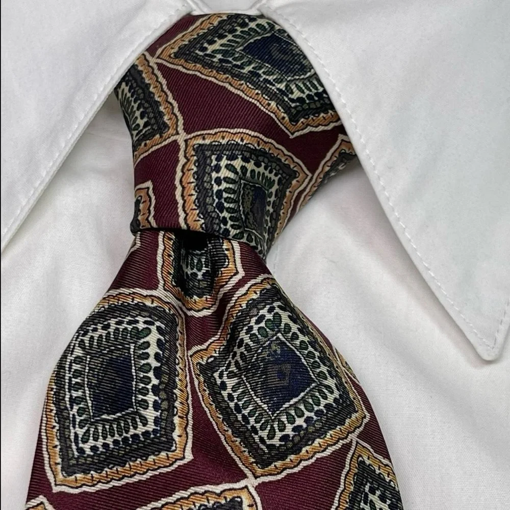 ROBERT TALBOTT Hand Sewn Finest Silk Burgundy Tie w/Square Design Pattern 58
